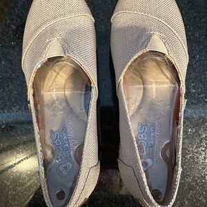 Skechers Gray Flats Versatile Slip-On Loafers